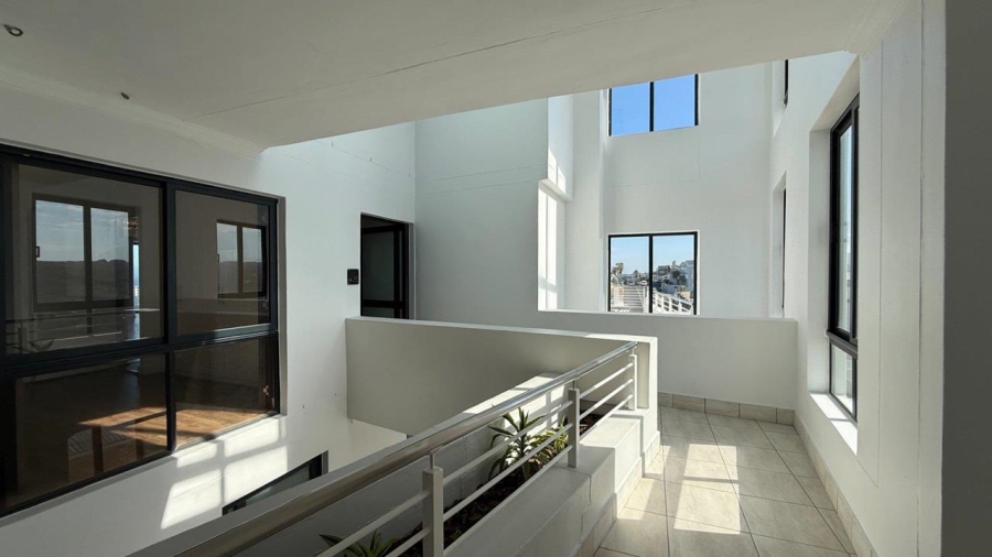 3 Bedroom Property for Sale in Bloubergstrand Western Cape